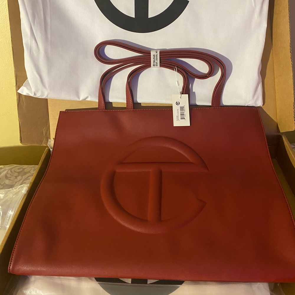 NWT LG OXBLOOD! Sold out!! GUARANTEED Authentic w/receipt! ❤️❤️❤️TELFAR